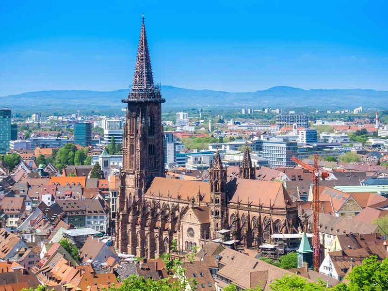 Comfort Alpler ve İtalya İsviçre Fransa Turu Pegasus Hava Yolları ile 7 Gece Ekstra Turlar Dahil  BGY-BGY 2026 Dönemi