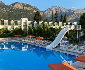 Omorfi Garden Resort