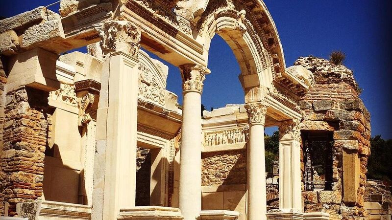 İzmir Kuşadası Alaçatı Çeşme Pamukkale Efes Antik Kenti Turu 2 Gece Konaklamalı