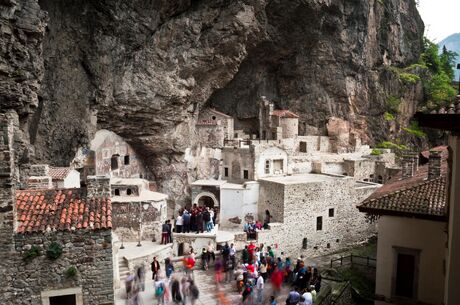 Karadeniz Yaylalar Ve Batum Turu / 4 Gece 5 Gün  ( 3 Gece Otel Konaklamalı ) İstanbul Kalkışlı